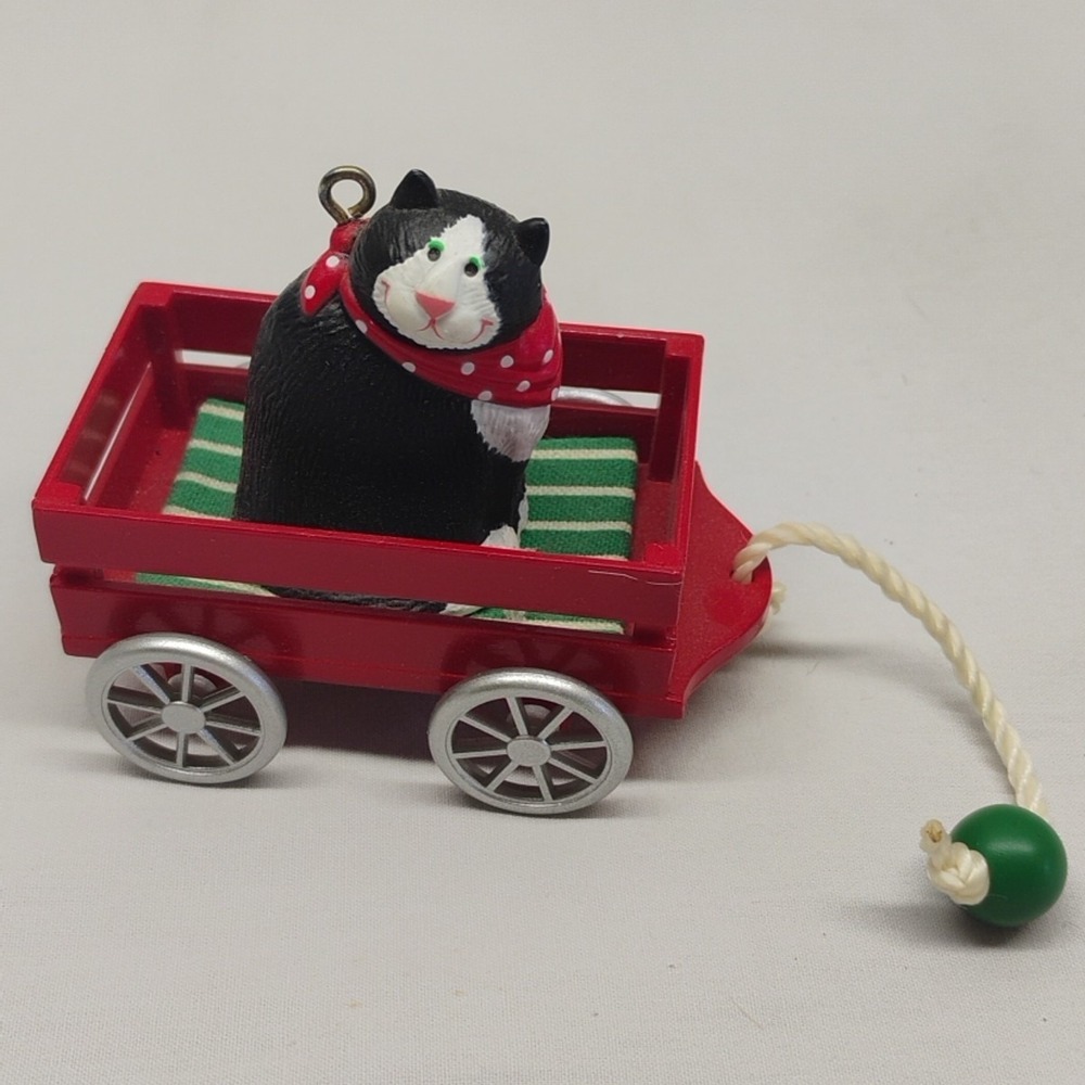Vintage 1989 Hallmark Christmas Ornament Country Cat Black White Kitty Red Wagon